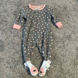 Carter’s Gray Fleece Polka-Dot Sleeper Size 3M EUC